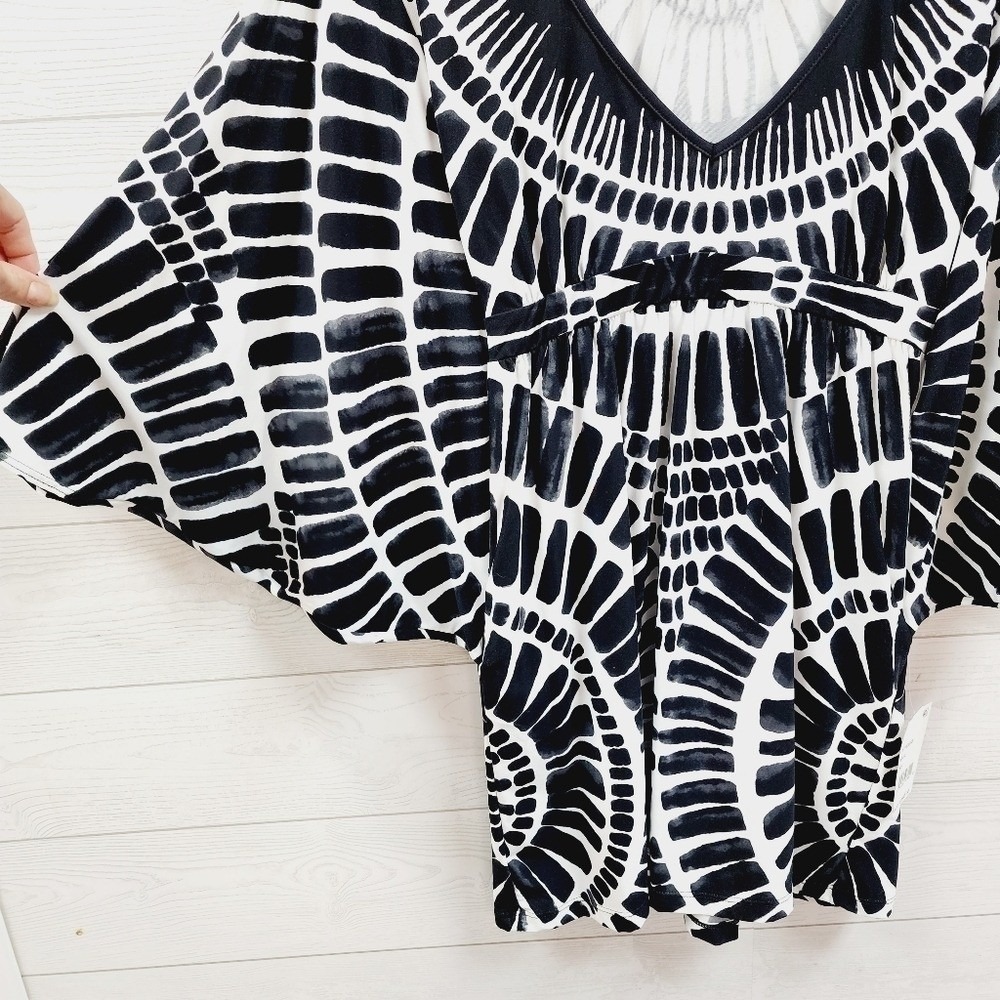 NWF Trina Turk Black White Geometric Empire Waist Butterfly Sleeve Top XS - Picture 6 of 9